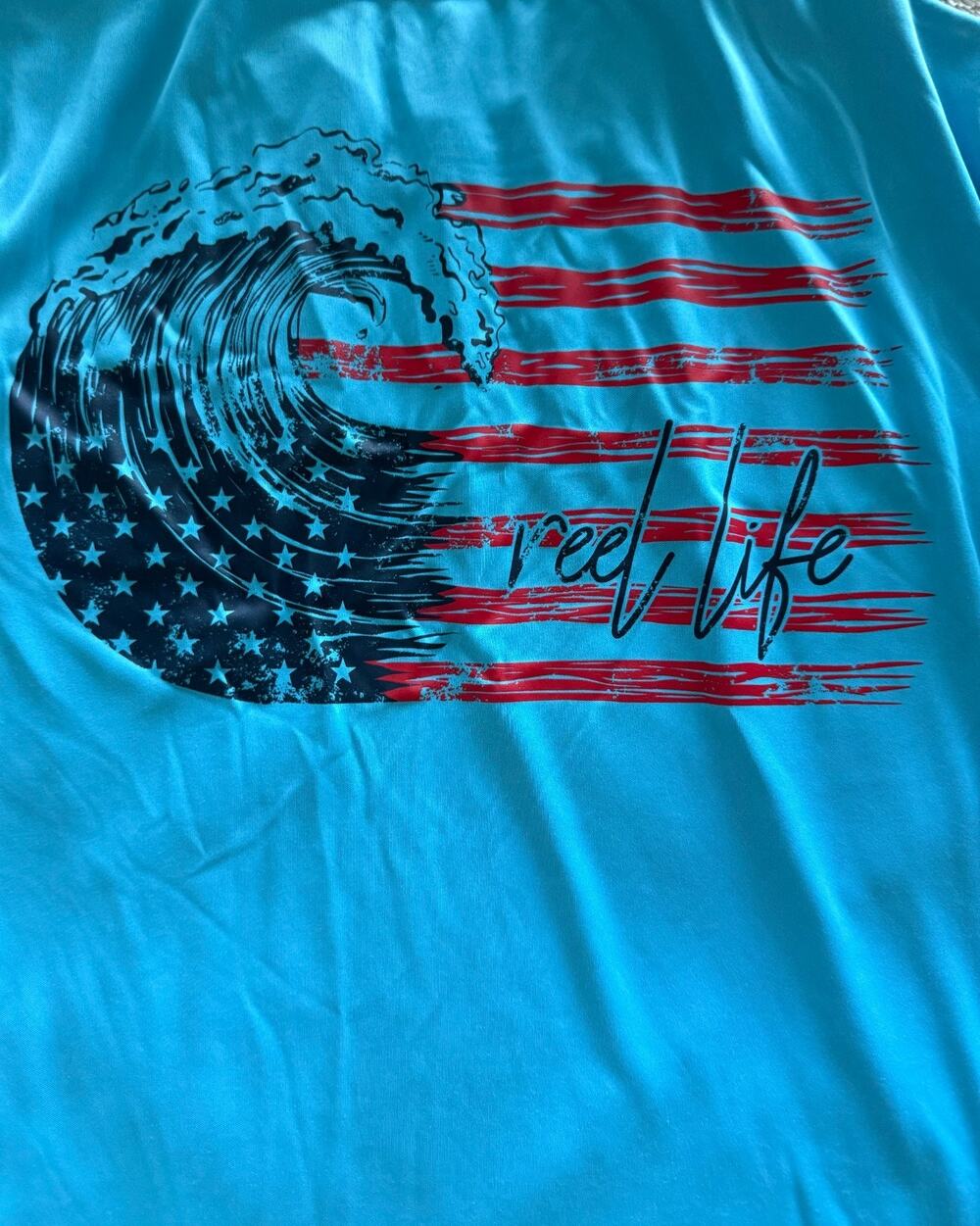 Reel Life Sun Defender UPF 50+ Fishing Shirt Medium Blue American Flag Wave Tee